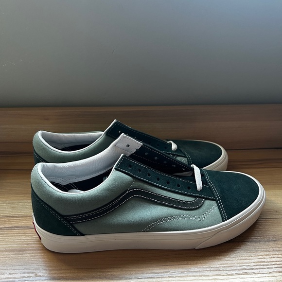 NIB Limited Edition Color Vans Old Skool - Picture 7 of 11